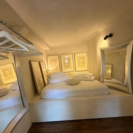 Our Hippie Castle - Unique Bohemian Penzion Vianden