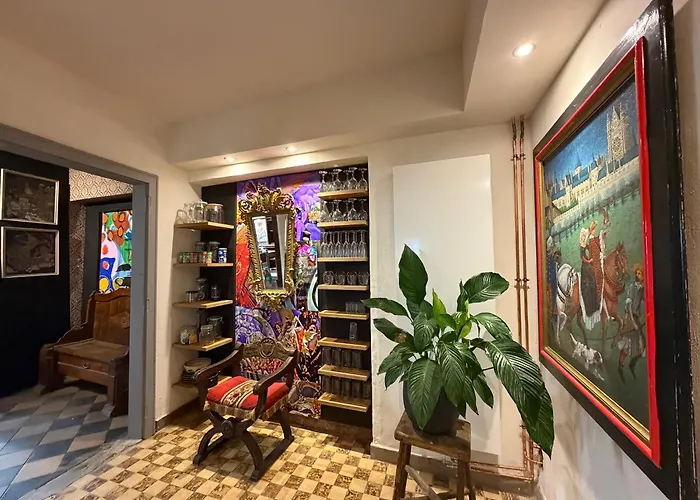 Our Hippie Castle - Unique Bohemian For Up To 10 Guests 게스트하우스 비안덴